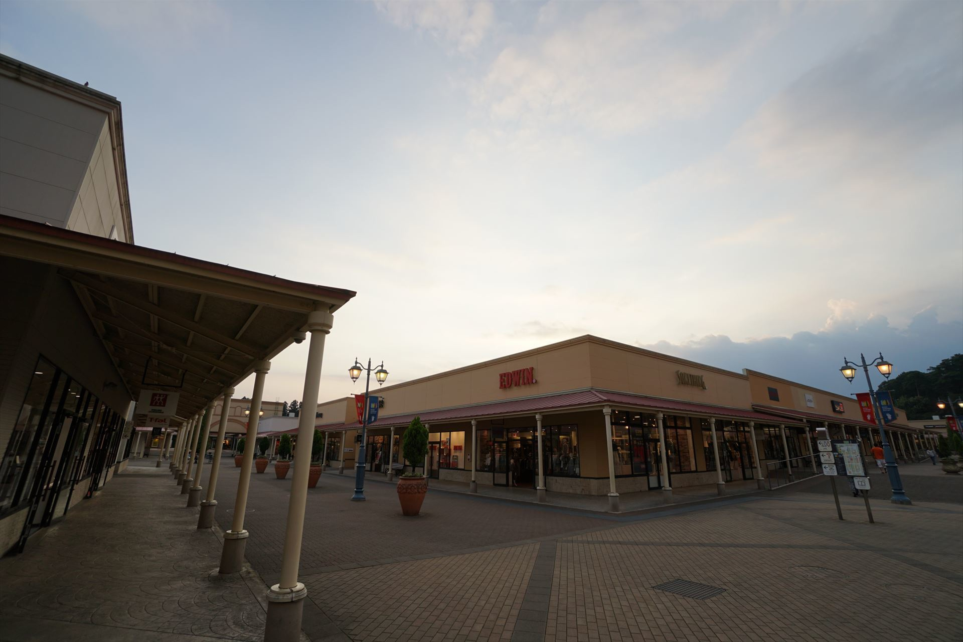 宇都宮ホテル丸治　観光地　那須ガーデンアウトレット